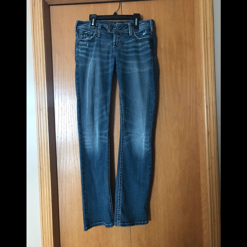 Silver Jeans “Tuesday” Low Slim Boot W27L31